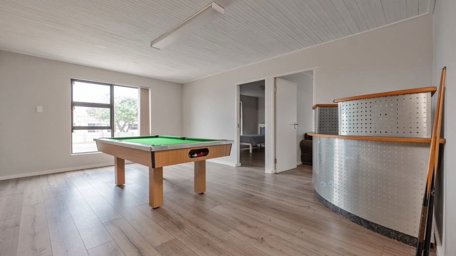 6 Bedroom Property for Sale in Agulhas Western Cape